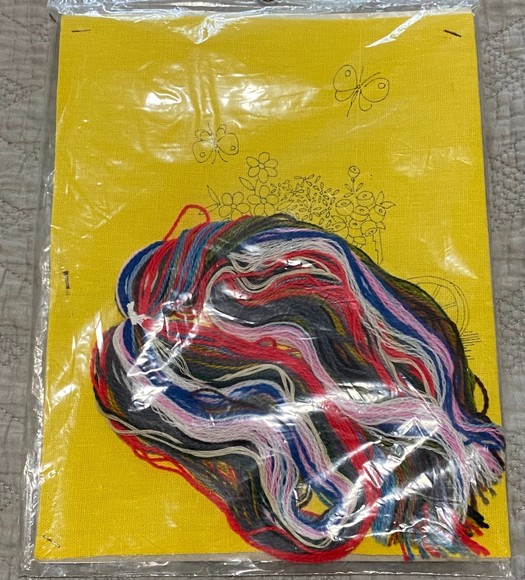 Vintage Vogart Crafts Crewel Creative Stitchery Kit 2310 UNOPENED - Picture 4 of 4